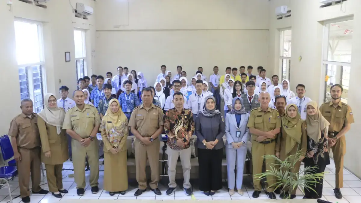 Kepala Bakesbangpol Buntoro Tirto,