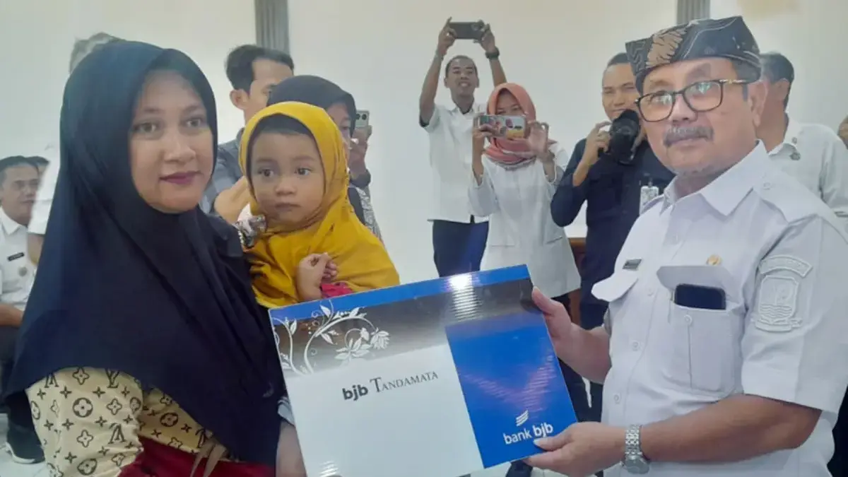 Bantuan kepada para korban longsor Gunung Kuda