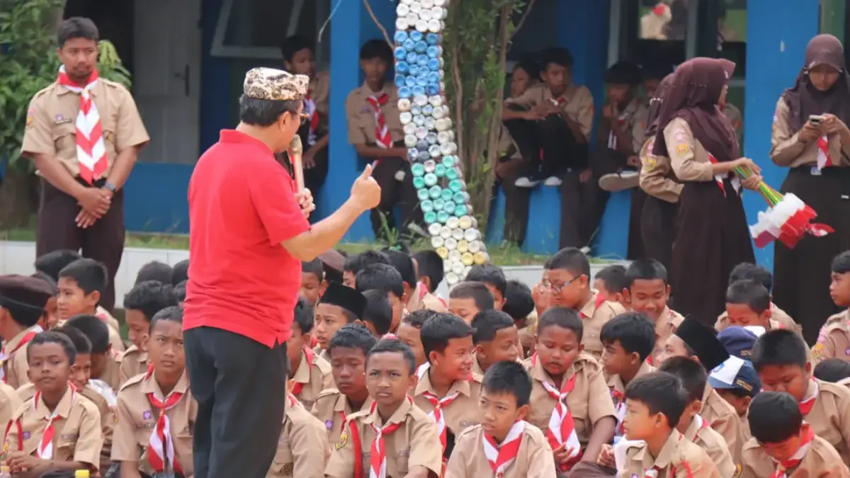 Bupati Cirebon Drs H Imron MAg