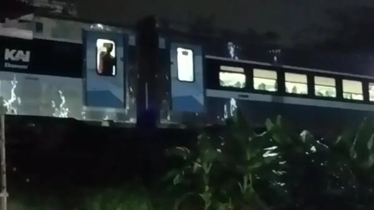 kereta berhenti luar biasa akibat gempa bekasi