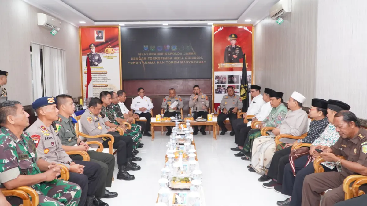 kapolda jabar silaturahmi dengan tokoh agama cirebon