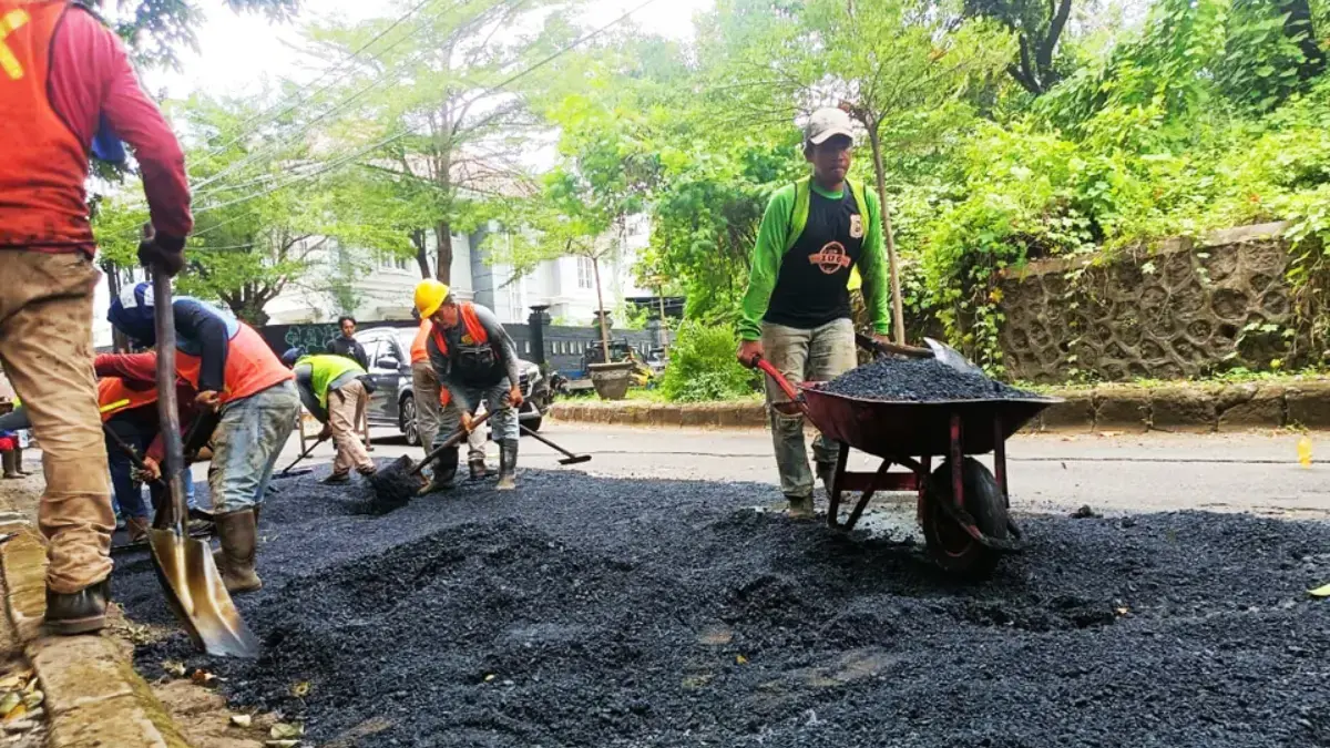 Perbaikan Jalan di Kota Cirebon