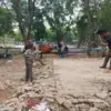 PKL di depan pintu masuk Stadion Utama Bima