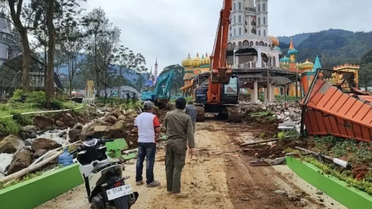 penertiban bangunan liar KDM