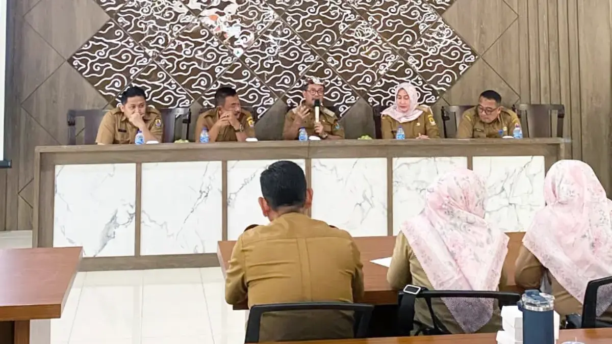 Bupati Cirebon Drs H Imron MAg