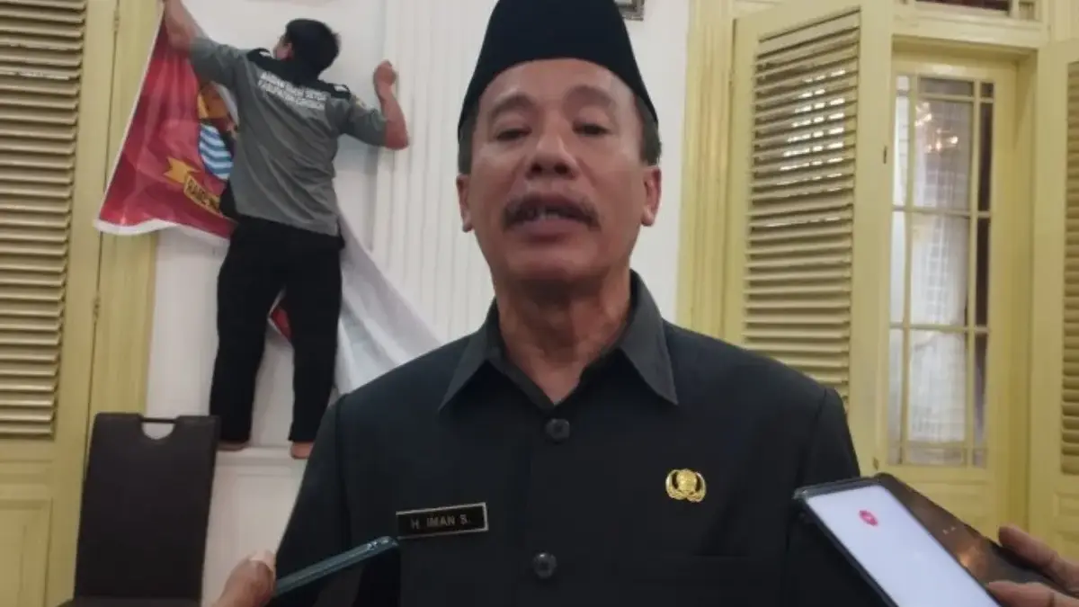 Kepala Disdukcapil Kabupaten Cirebon Iman Supriadi