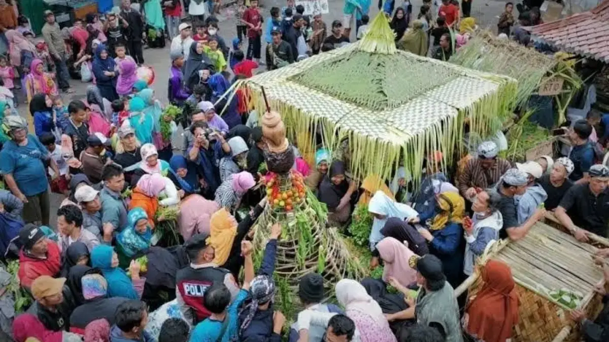 Ngaruwat Bumi