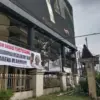spanduk kritik kdm di jogjakarta