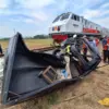 kereta api tabrak mobil di Waruduwur cirebon