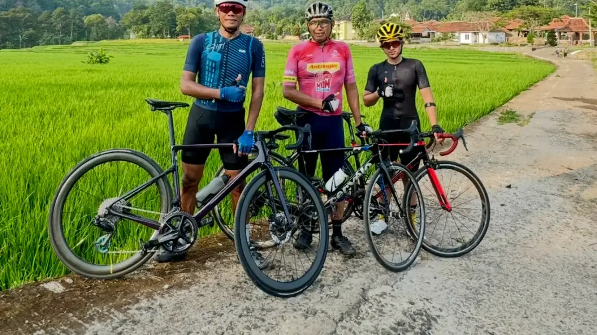 jalan Cibuntu Kuningan rusak