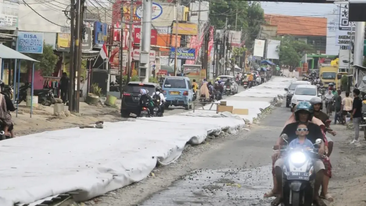 Arus lalu lintas alan Ciremai Raya Kota Cirebon