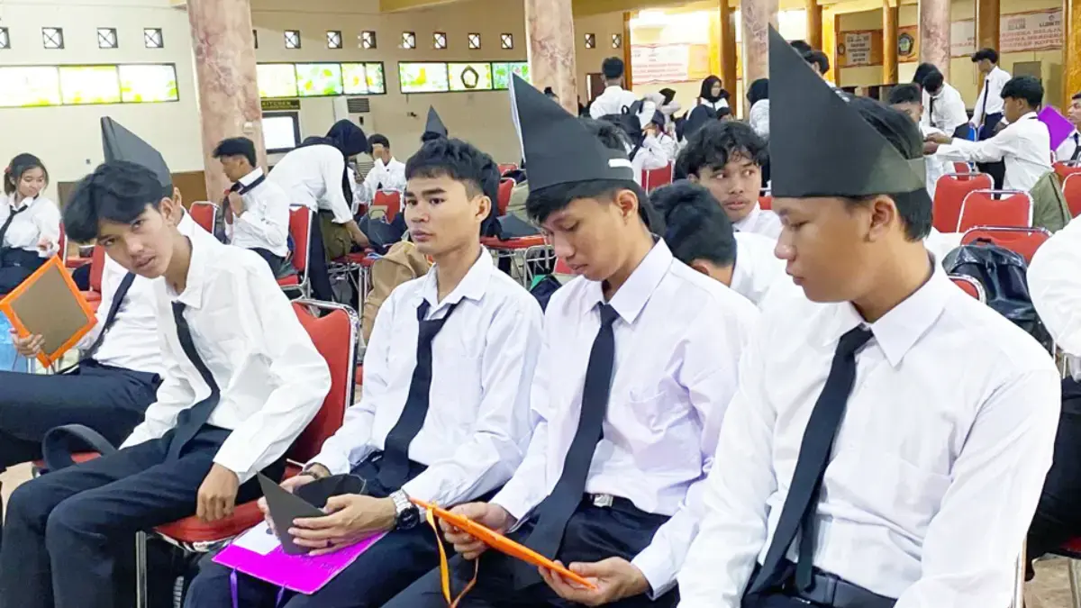Program Pengenalan Kampus Merah Putih