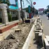 Trotoar dari depan SDN Kartini