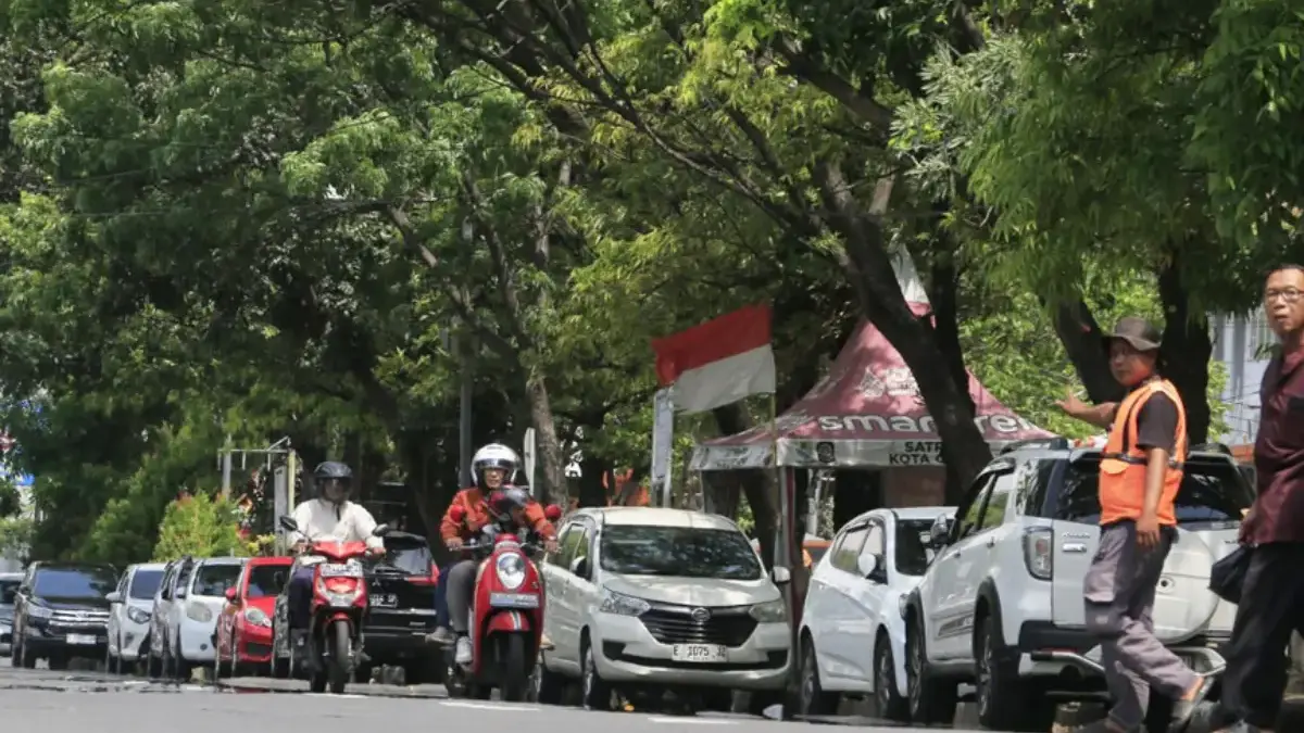 Deretan kendaraan bermotor