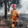 gudang pelastik yang terbakar