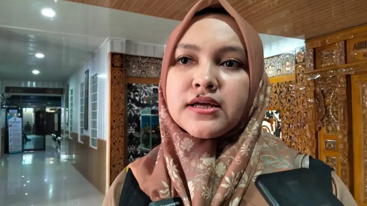 Ketua DPRD Kabupaten Cirebon Dr Sophi Zulfia SH MH