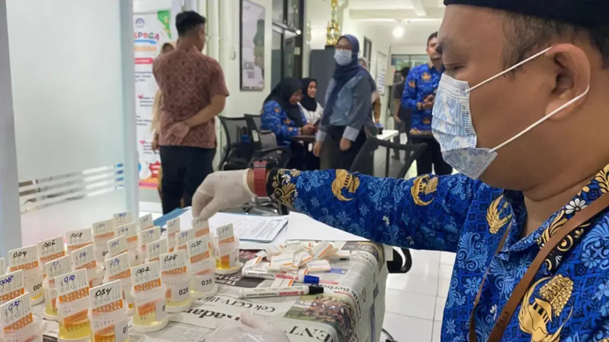 DP3APPKB Kota Cirebon Bersinar: Pegawai Tes Urine, Semua Negatif Petugas BNN