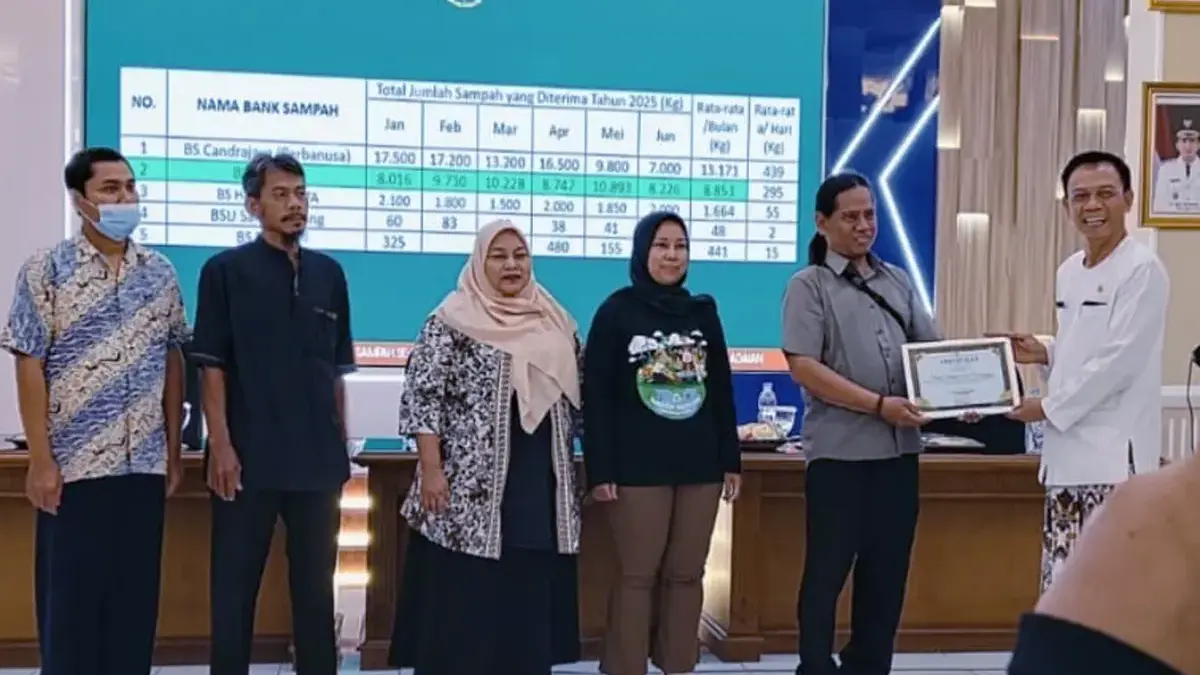 Kepala DLH Kabupaten Cirebon Dede Sudiono ST MSi