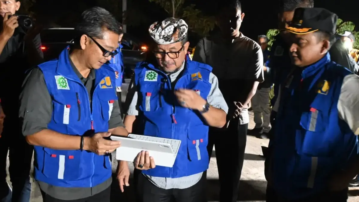 Bupati Cirebon Drs H Imron MAg