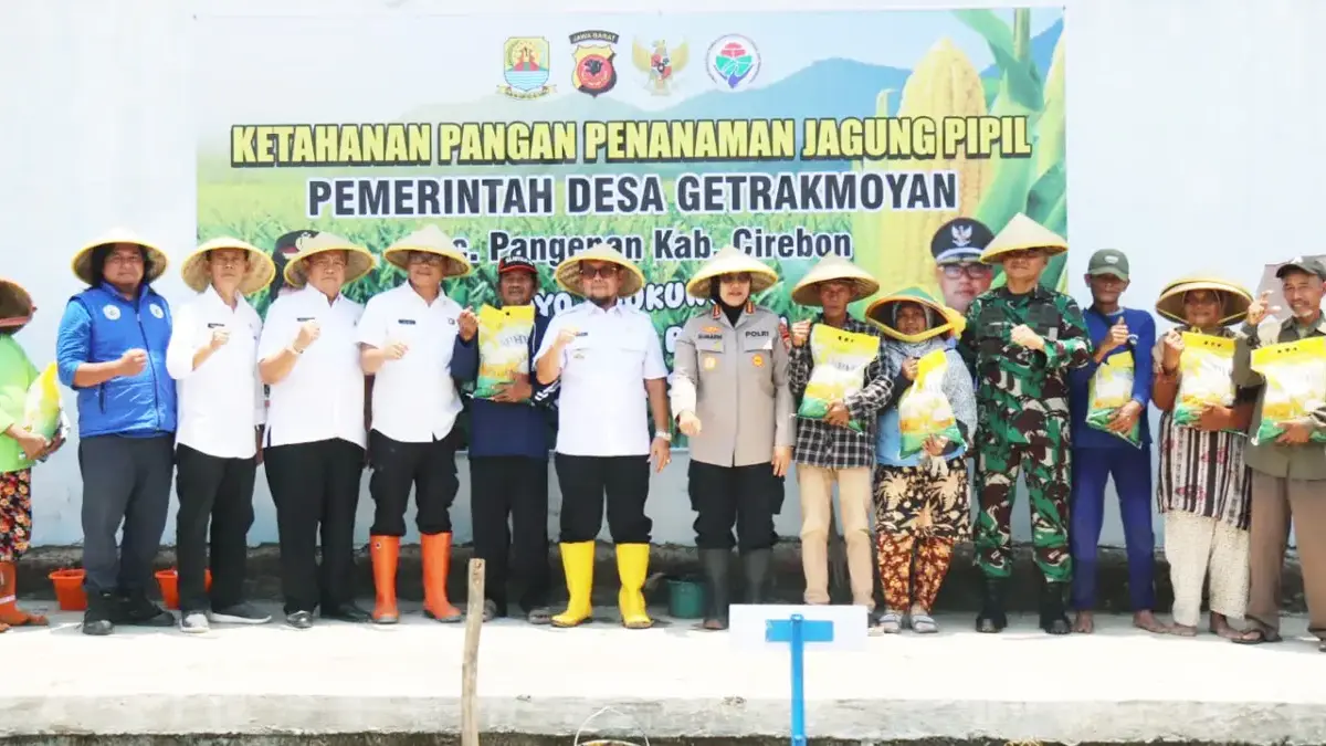 Bupati Cirebon Drs H Imron Mag
