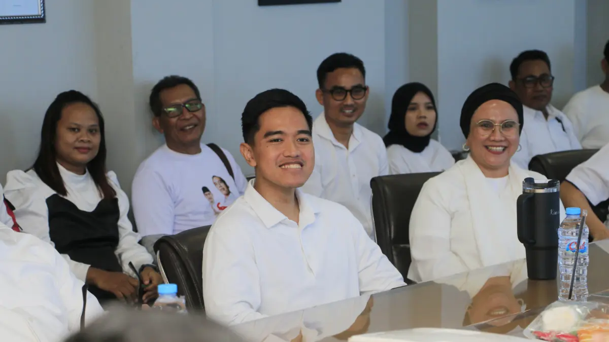 kaesang berkunjung ke radar cirebon