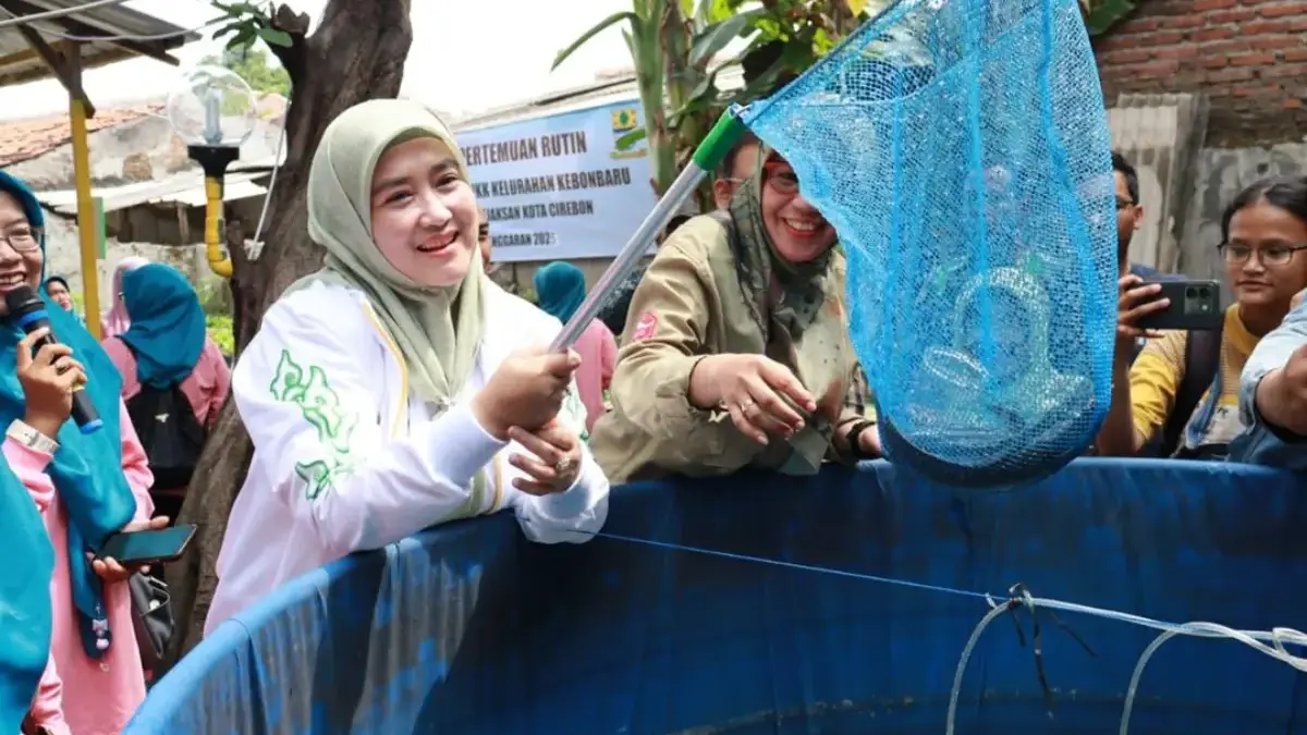 Ikan Lele Bisa Cegah Stunting  panen ikan lele di Kelurahan Kebon Baru