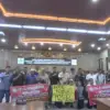 PKL yang berjualan di sepanjang Jalan Kesambi