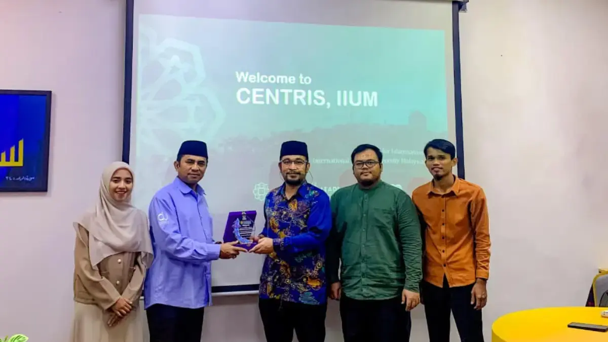 Dalam upaya mewujudkan visinya sebagai Universitas Islam Siber berkelas dunia, Universitas Islam Negeri Siber