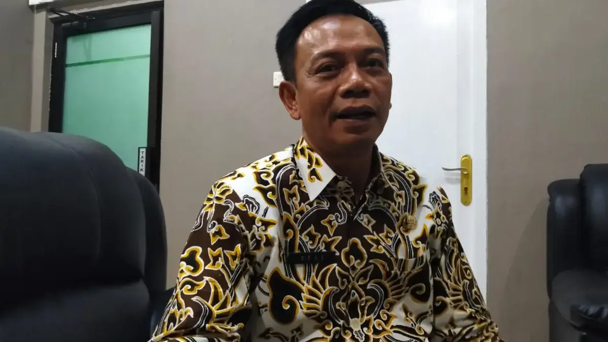 Kepala DLH Kabupaten Cirebon Dede Sudiono