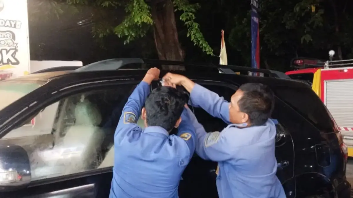 Bocah 8 Tahun Terjebak di Mobil Selama 90 Menit