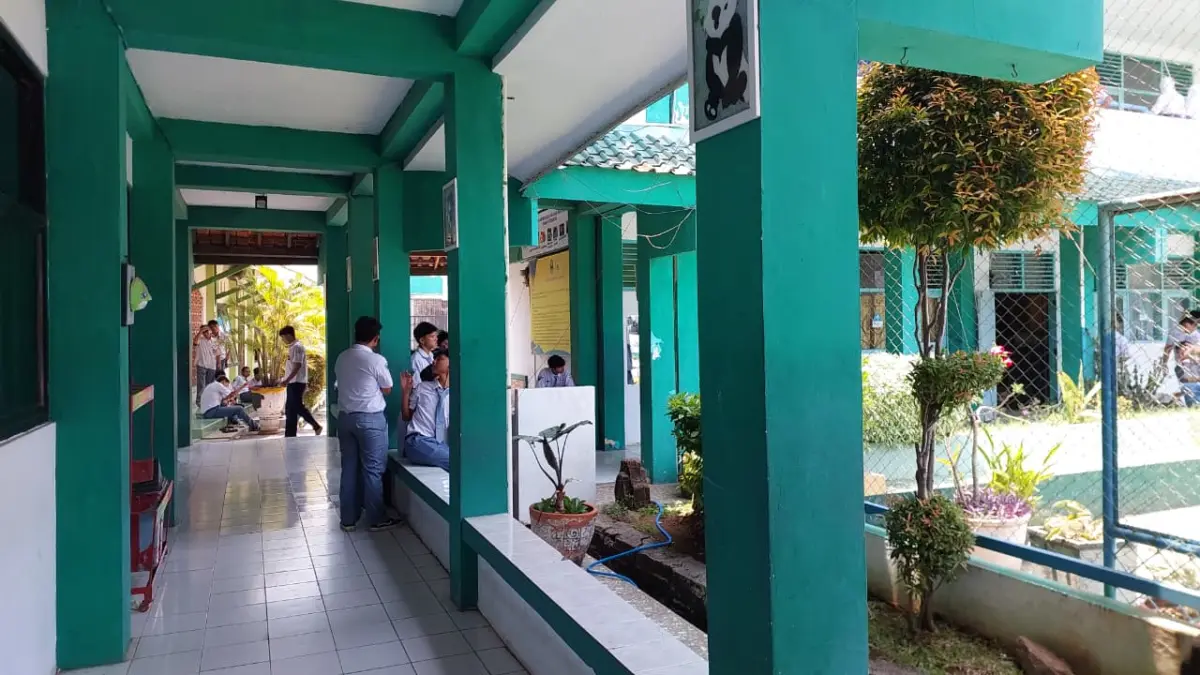25 Siswa SMAN 8 Cirebon Dapat Dobel Porsi MBG, Dibawa Pulang karena Keterbatasan Ekonomi Keluarga  SMAN 8 Cirebon