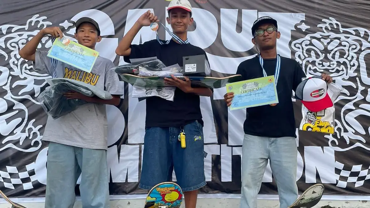 Atlet muda asal Kota Cirebon, M. Khairul Habibi, menorehkan prestasi membanggakan dalam kejuaraan skateboard