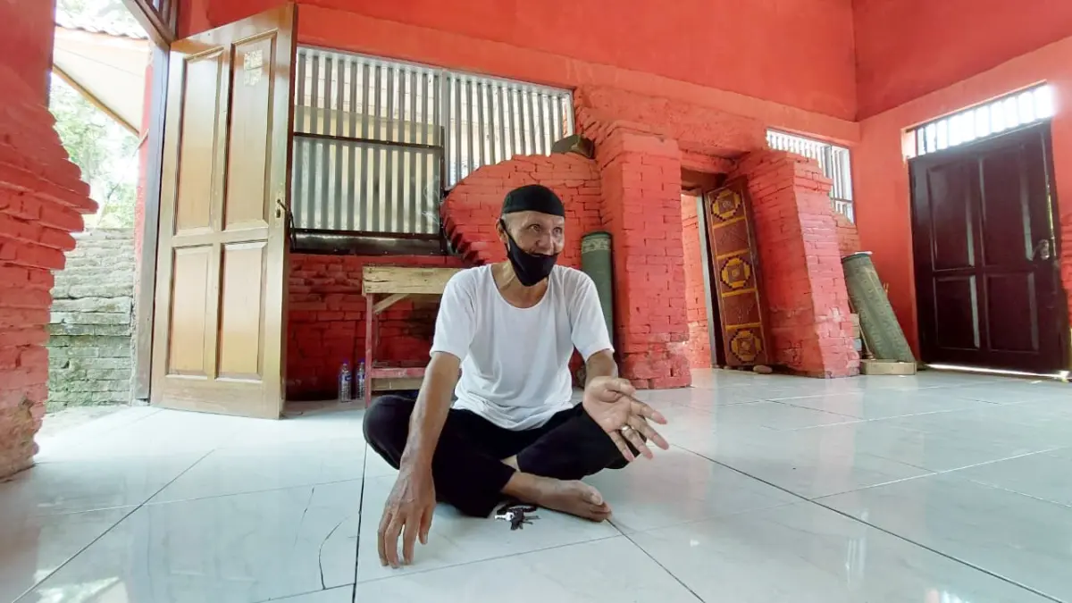 Juru Kunci Petilasan Kalijaga Cirebon