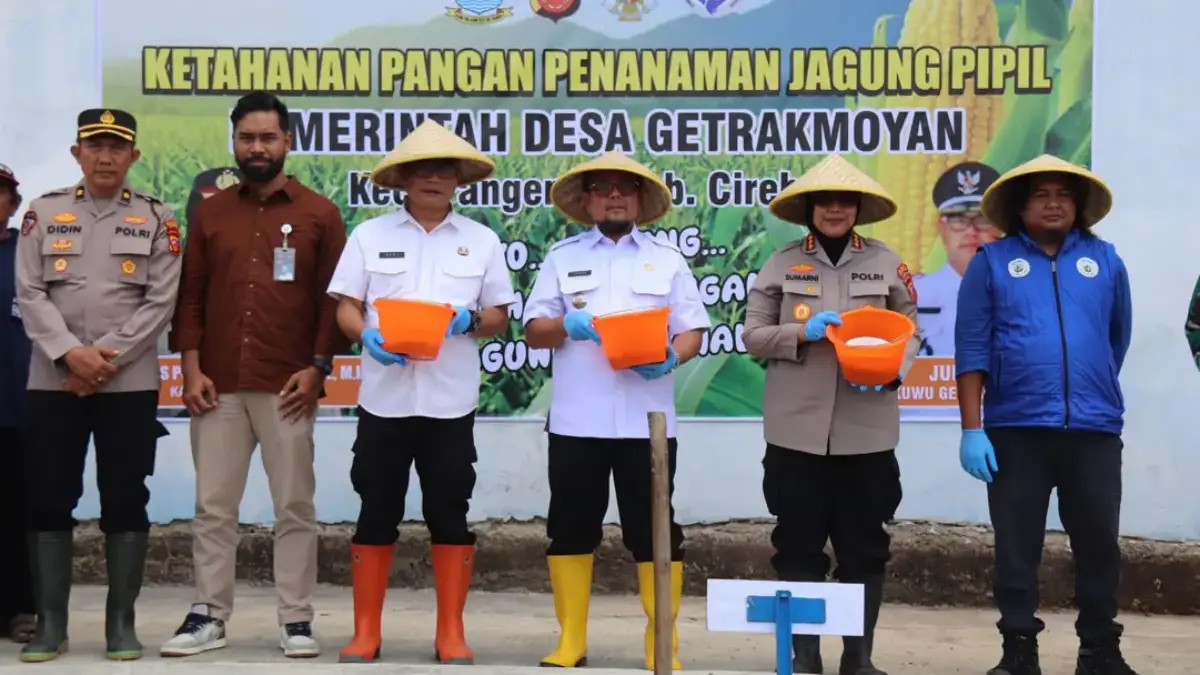 Bupati Cirebon Drs H Imron MAg