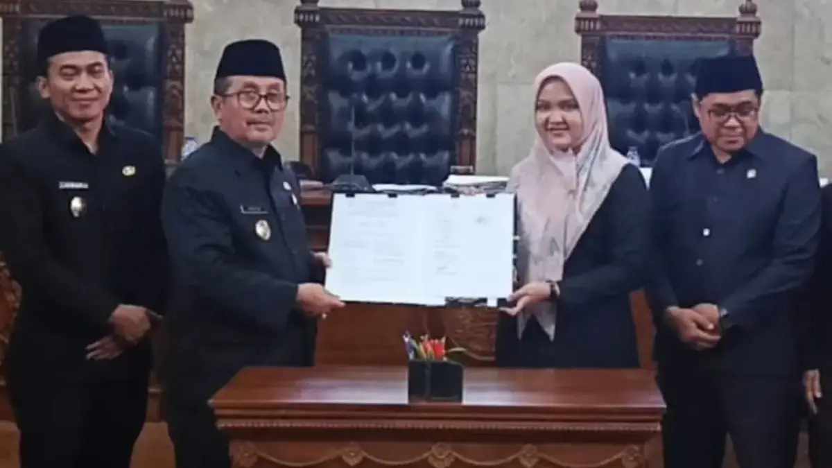 pengesahan raperda KTR