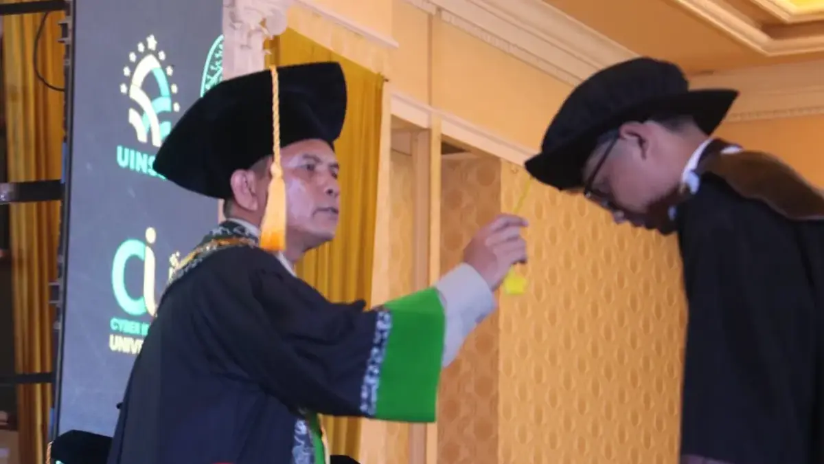 UINSSC Mewisuda 552 Lulusan Baru Rektor UINSSC Prof Dr H Aan Jaelani MAg