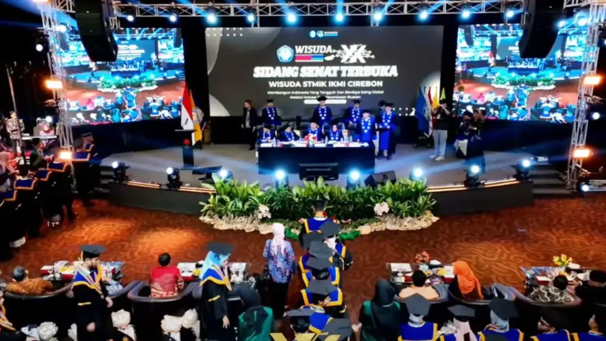 Wisuda XX STMIK IKMI Cirebon