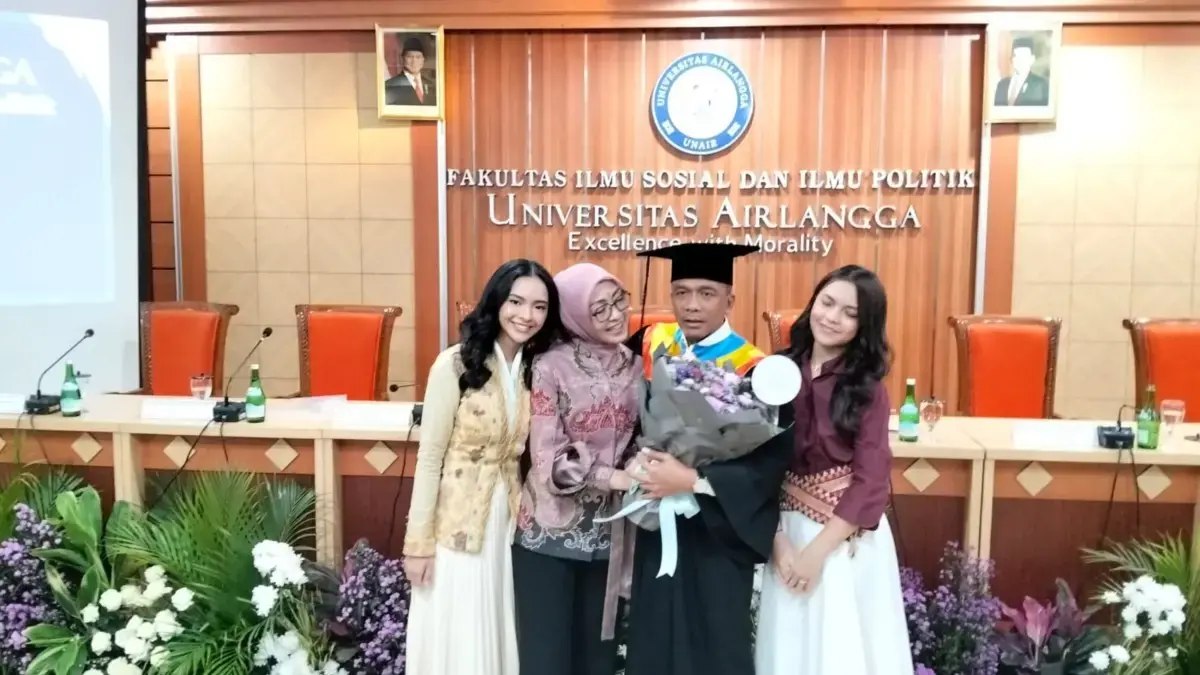 Kapolda Jabar Irjen Pol Rudi Setiawan Raih Gelar Doktor di Unair Irjen Pol Rudi Setiawan Kapolda Jabar