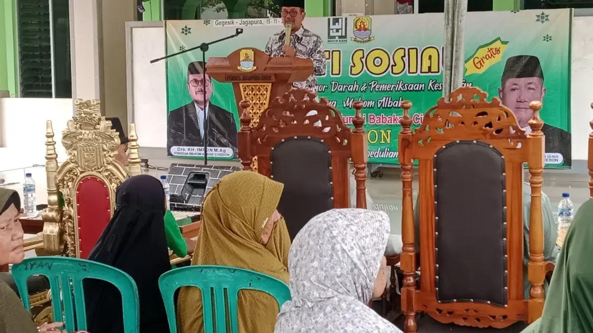 Makom Albab Cirebon Raya Gelar Baksos, Bupati Imron Ajak Alumni Pesantren Berkiprah di Berbagai Lini SAMBUTAN