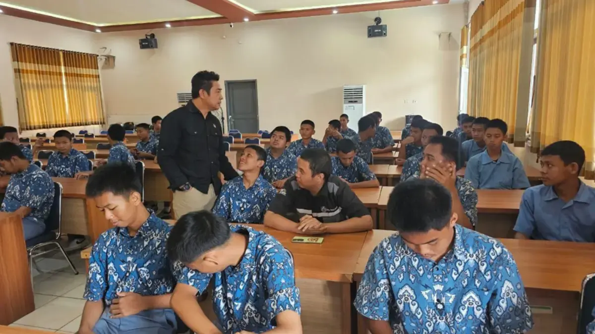 Sosialisasi Bahaya Narkoba di SMKN 1 Kota Cirebon SMKN 1 Kota Cirebon