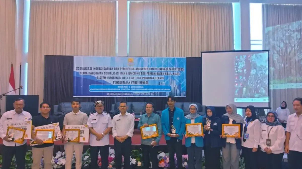 Bupati Cirebon Drs H Imron MAg