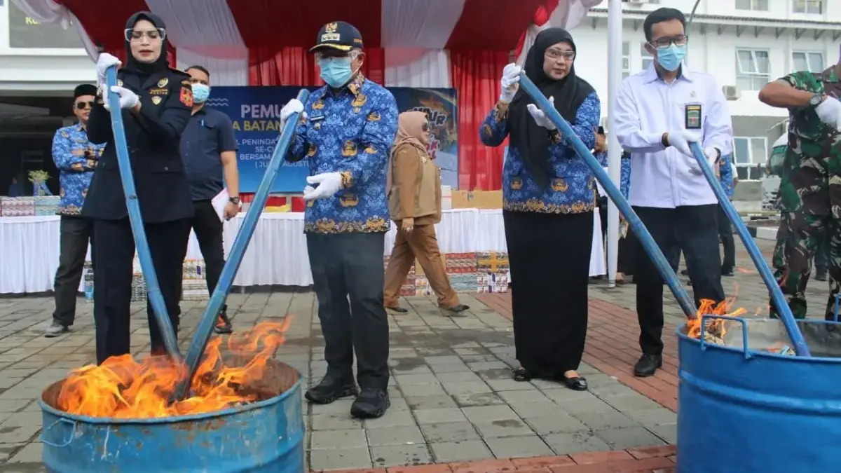 Bea Cukai Cirebon dan Pemkab Kuningan Musnahkan Barang Ini, Bisa Rugikan Negara Rp5,2 M ist