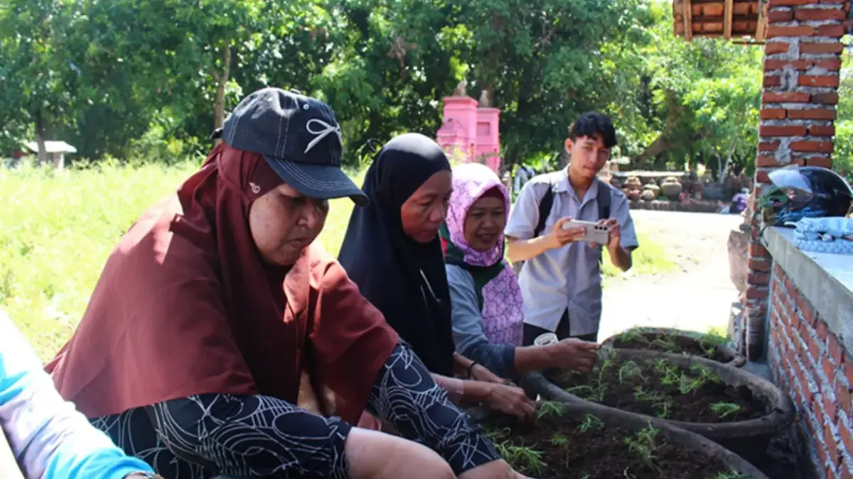 Universitas Muhammadiyah Cirebon Kembangkan Atraksi Wisata Gerabah Berbasis Kearifan Lokal di Sitiwinangun Universitas Muhammadiyah Cirebon Kembangkan Atraksi Wisata Gerabah Berbasis Kearifan Lokal di Sitiwinangun