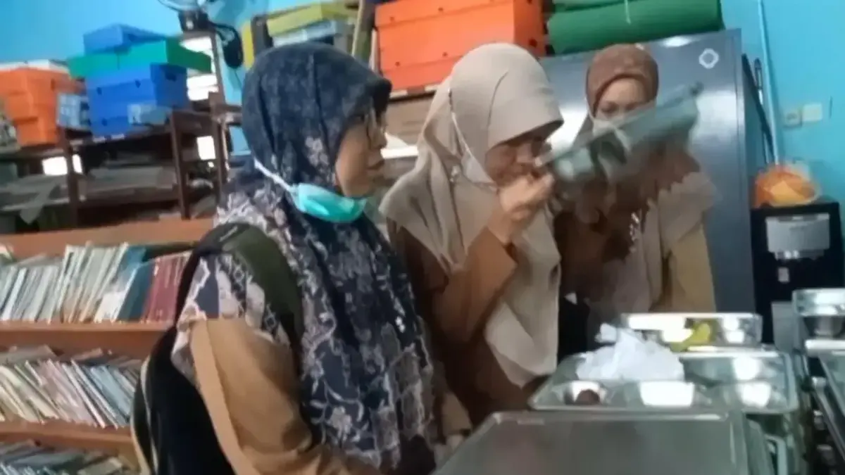 Orang Tua Siswa Temukan MBG yang Diduga Basi dan Terdapat Ulat di SDN Argapura Cirebon, Begini Penjelasan SPPG mbg basi di sdn argapura cirebon
