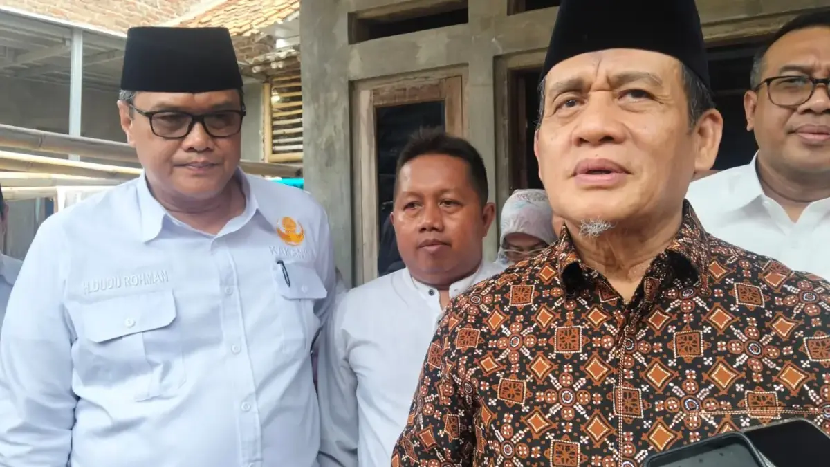 Berpenghasilan Rp280 Ribu, Seorang Guru di Cirebon Bertahan dengan Jasa Laundry Guru Berpenghasilan Rp280 Ribu