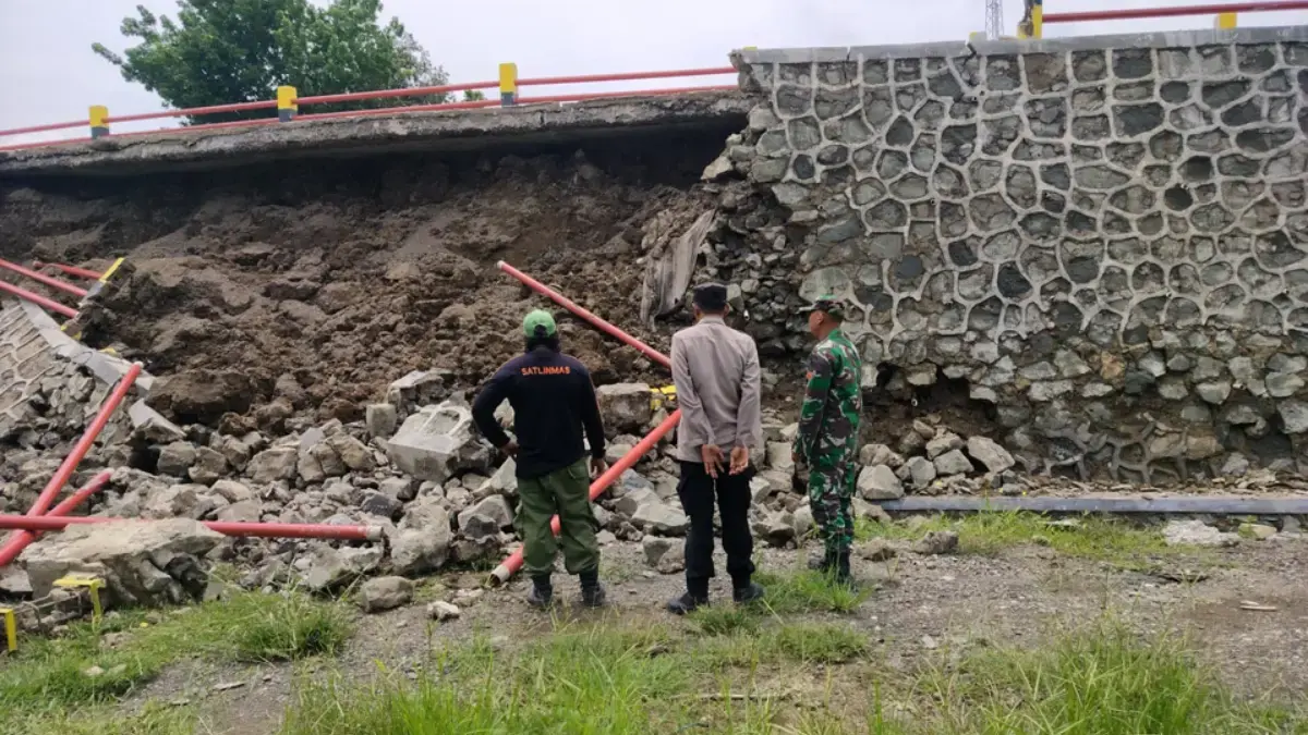 Konstruksi Disoal, Pemdes Losari Lor Tutup Jembatan Penghubung Jaten - Jabar Jembatan penghubung Jabar-Jateng