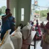 bantuan beras dan minyak goreng