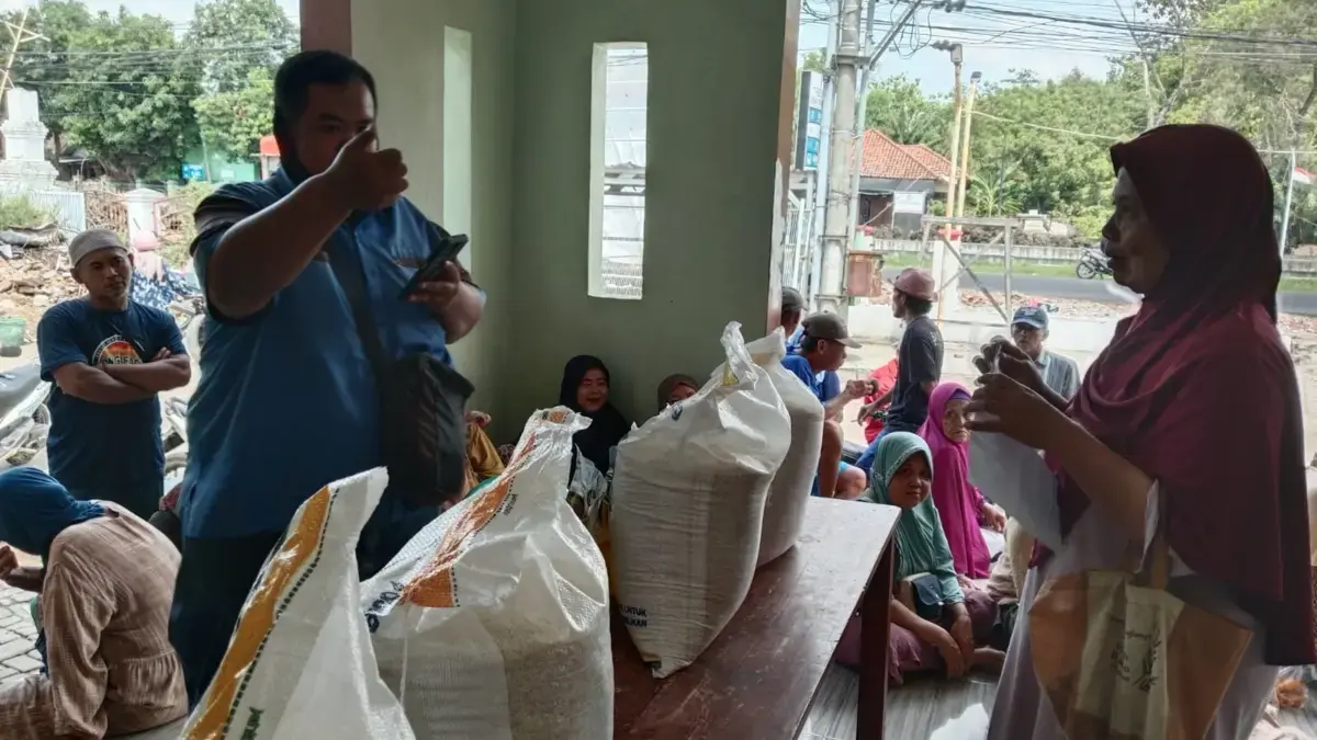 bantuan beras dan minyak goreng