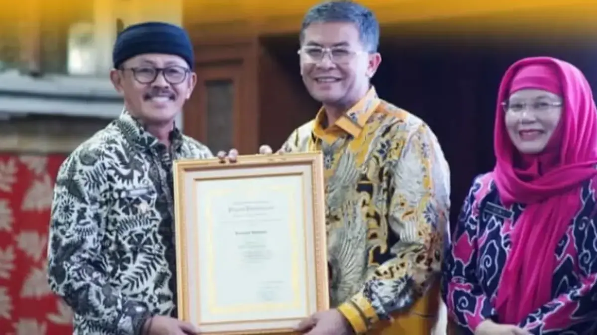 Piagam Penghargaan dari Gubernur Jawa Barat