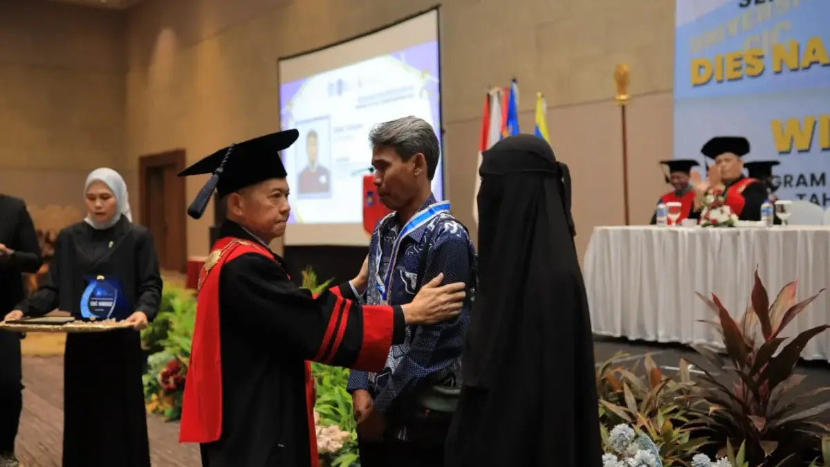 UCIC Gelar Wisuda dan Dies Natalis CIC Group Wisuda ke-7 UCIC Kota Cirebon